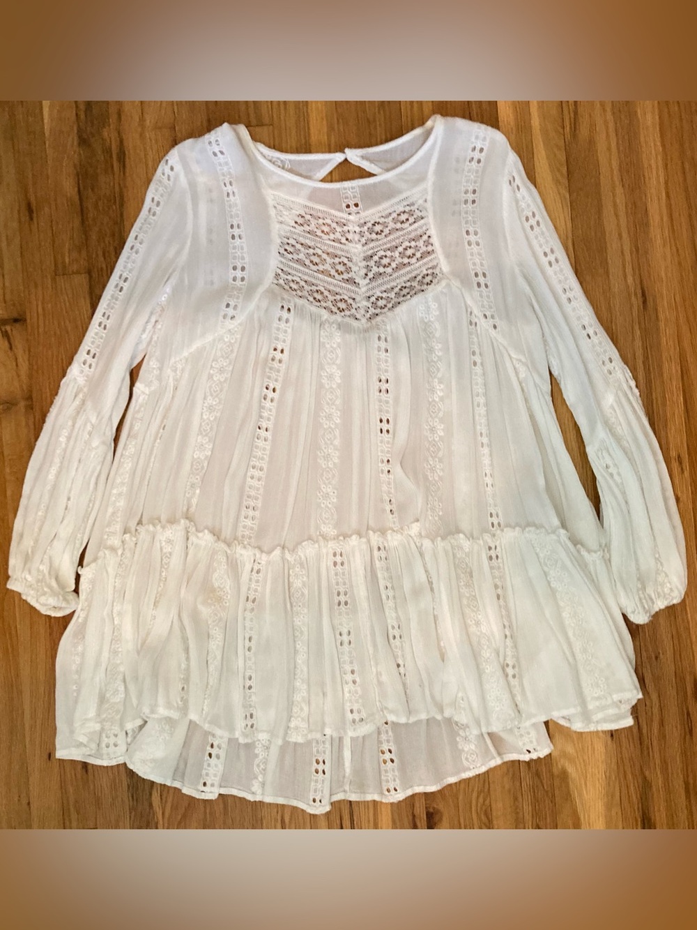 Free People size small Lace embroidered cutout back long sleeve